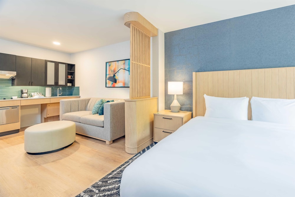 Hyatt House Portland Airport 11/50