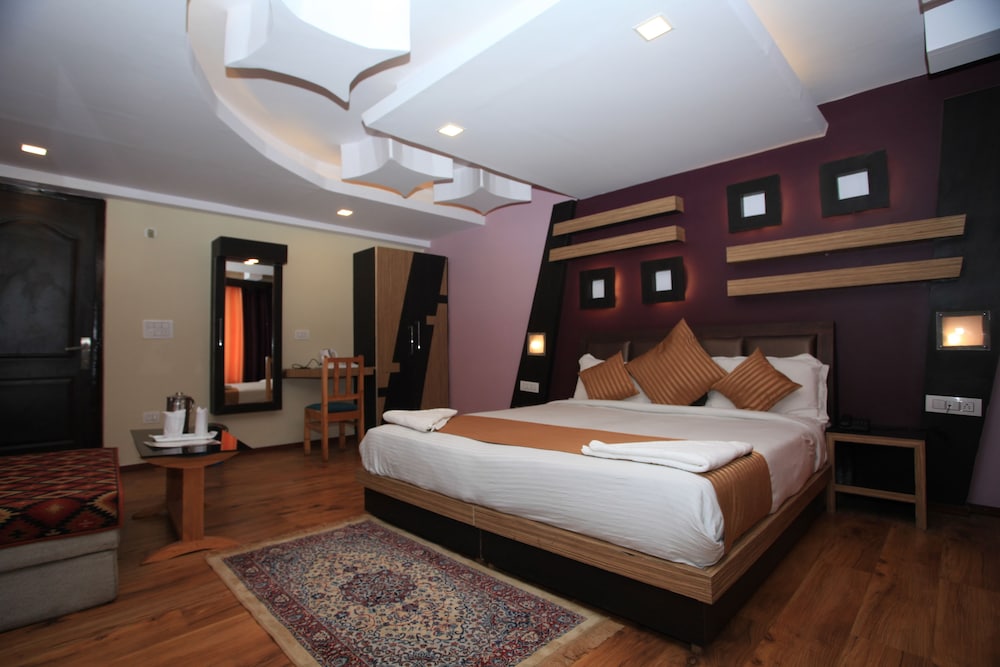 Hotel Nalanda Ladakh 11/63