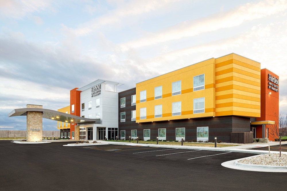 Fairfield Inn Suites Salina 36/40