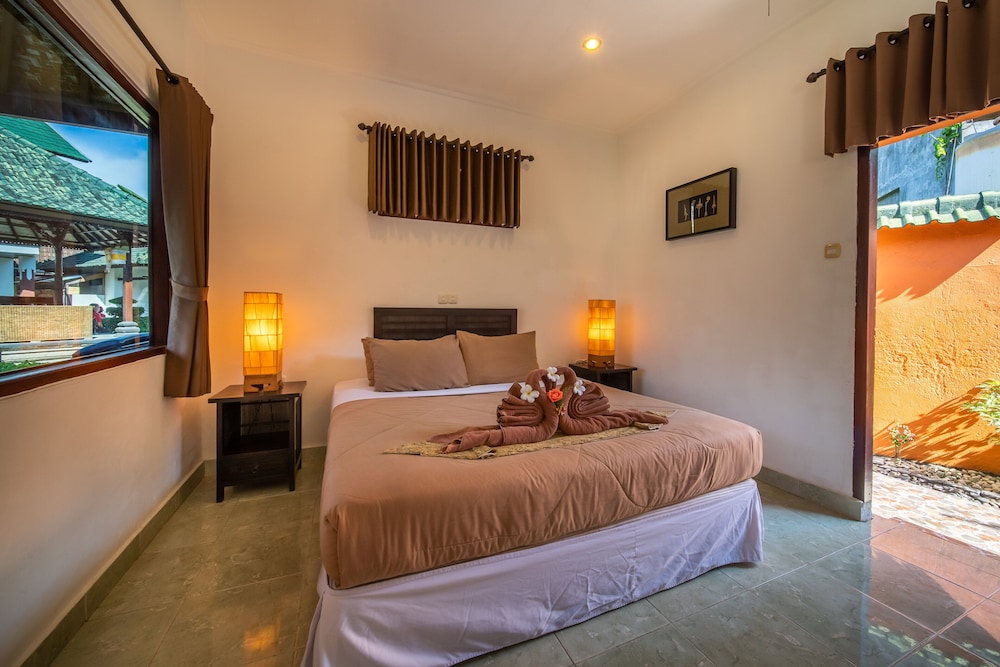 Traditional, Bungalow, Double Bed, Garden Area