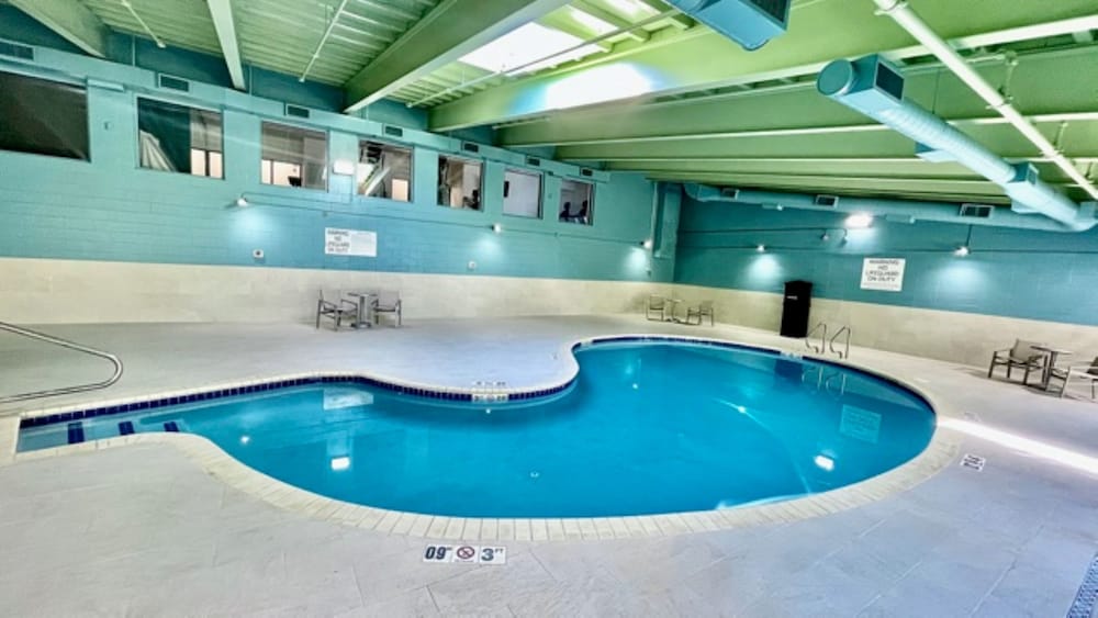 Holiday Inn Express Fall River North 7/44