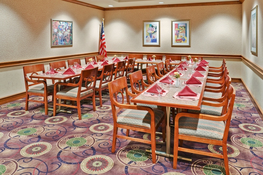 Holiday Inn Memphis University of Memphis 29/39