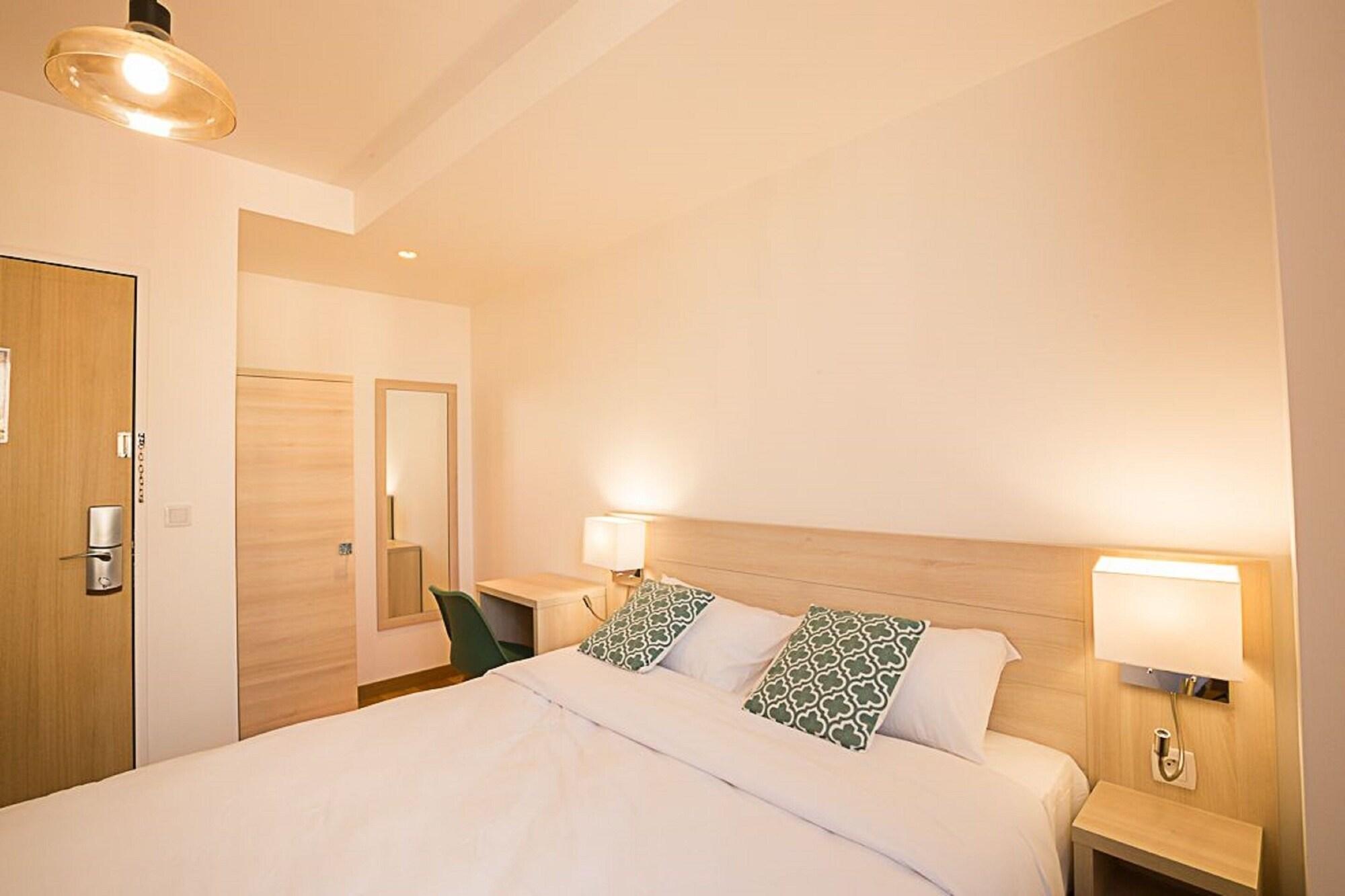 Hotel Ambassadeur 5/22