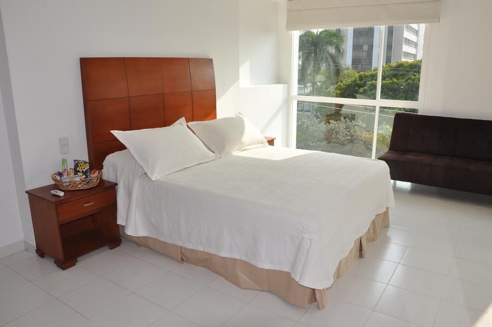Coral Reef Hotel 5/58