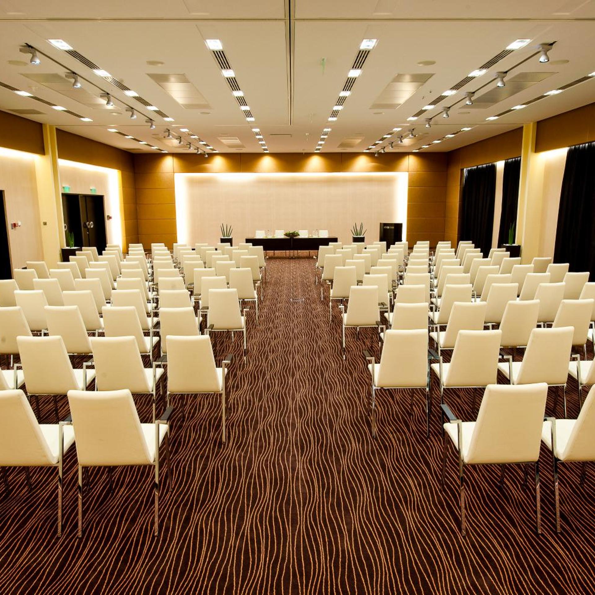 Abacus Business & Wellness Hotel 36/40