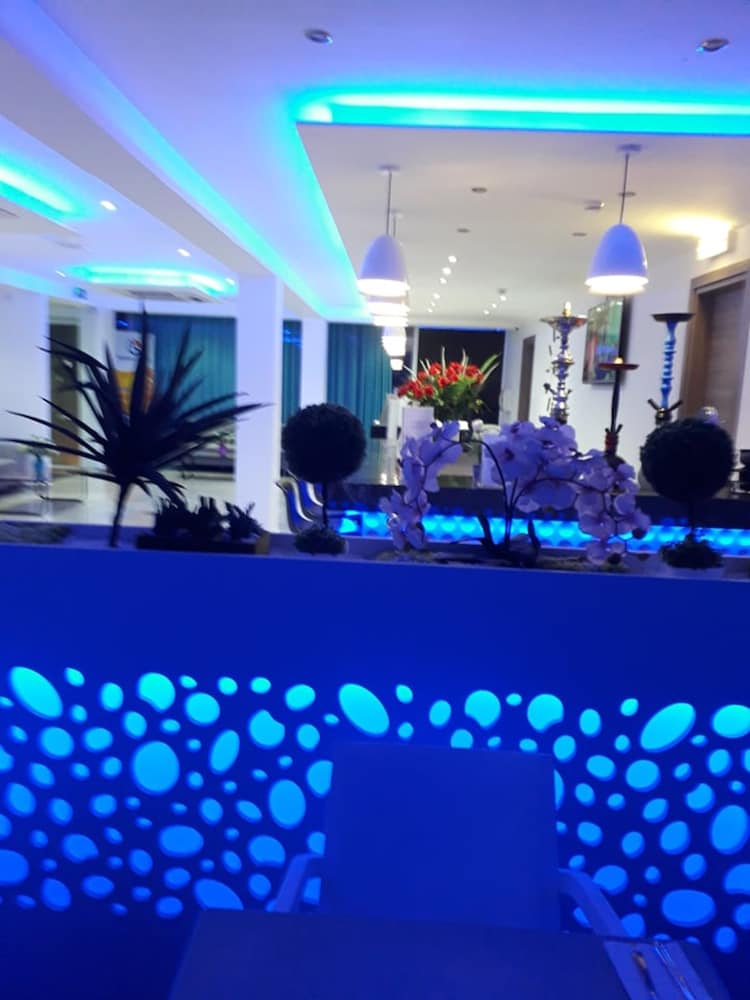 Sunny Blue Hotel 108/131