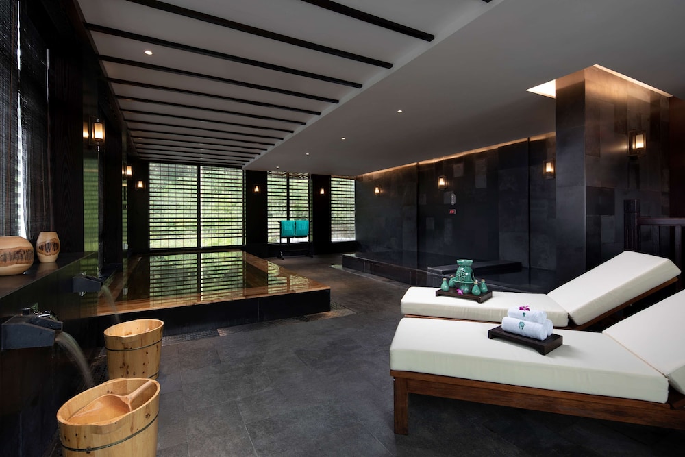 Banyan Tree Tengchong 44/81