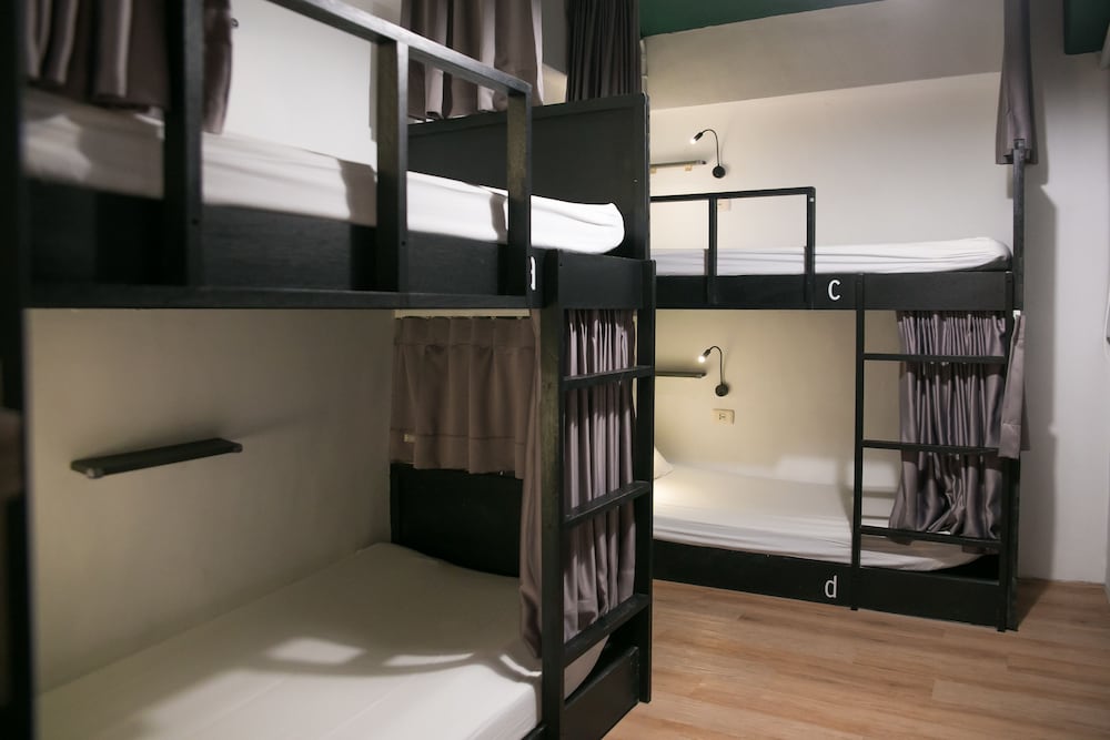 WE COME HOSTEL 37/50