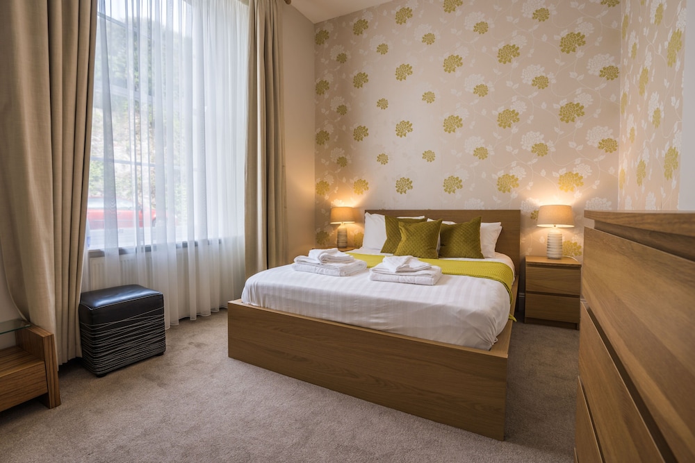Apartment, Queen Bed, City View, Sofa, Pet Friendly, Kitchen