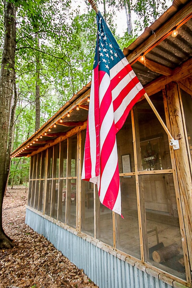 Cora s Cabins 3/50