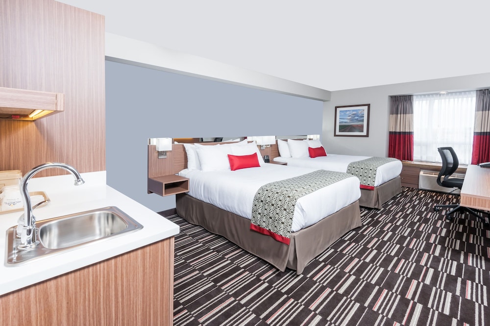 Microtel Inn Suites By Wyndham Kitimat 12/32
