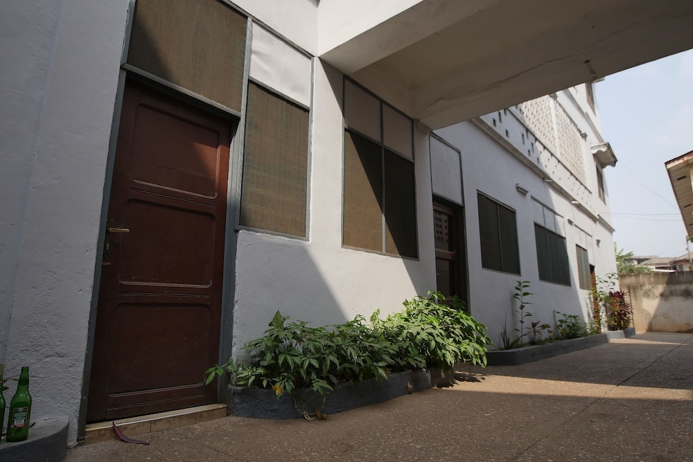 St. Sam Hotel Kamusi 4/20