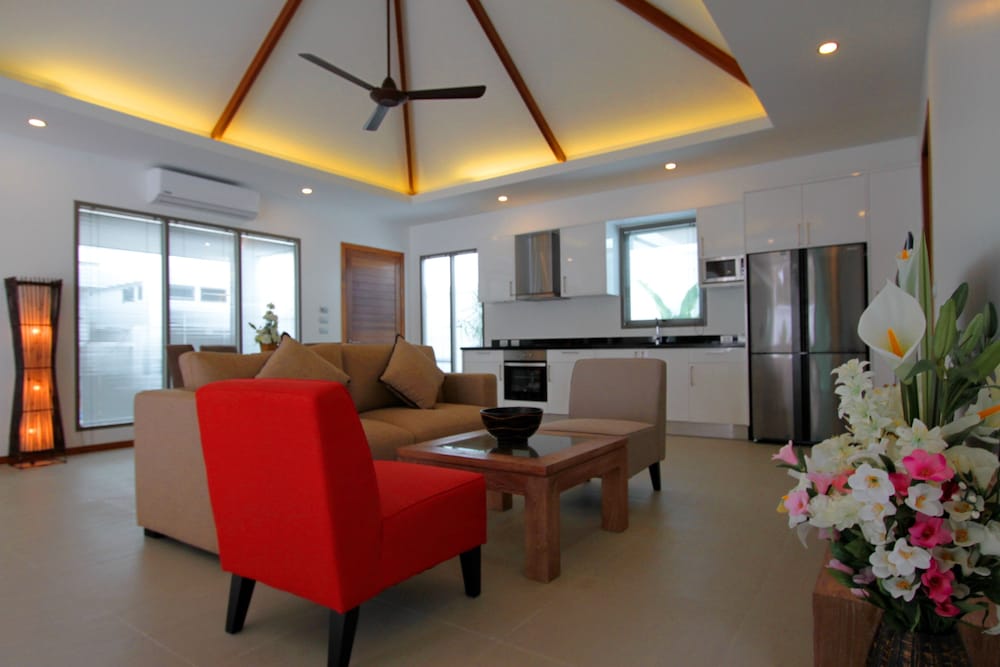 Ya Nui Beach Villas 35/53
