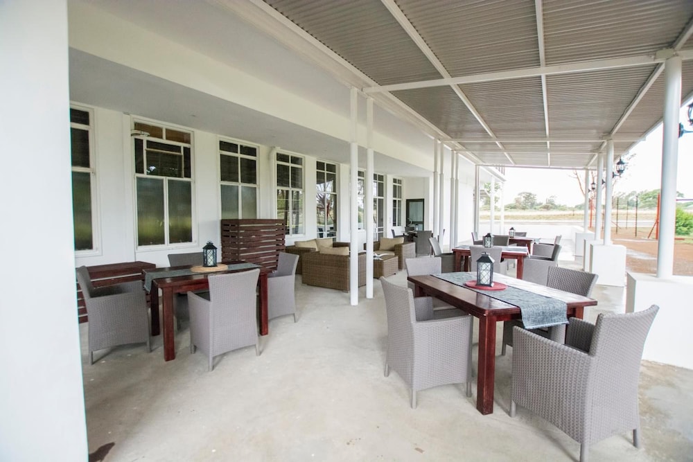 Border Hotel 34/48