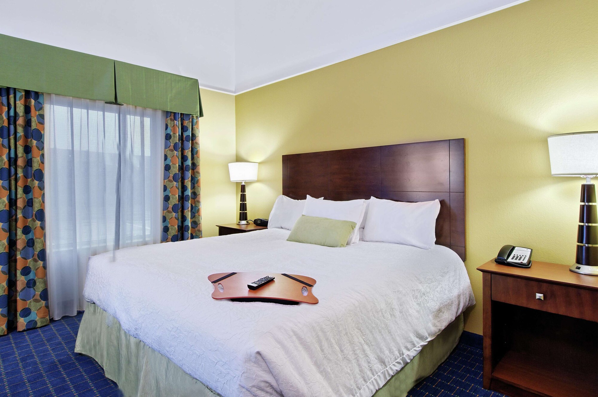 STUDIO, SUITE, KING BED