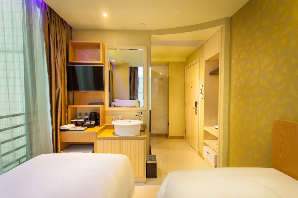 Harbour Bay Hotel 19/32