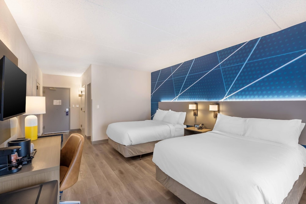 Comfort Inn and Suites Arlington Heights Wilke Rd 17/69