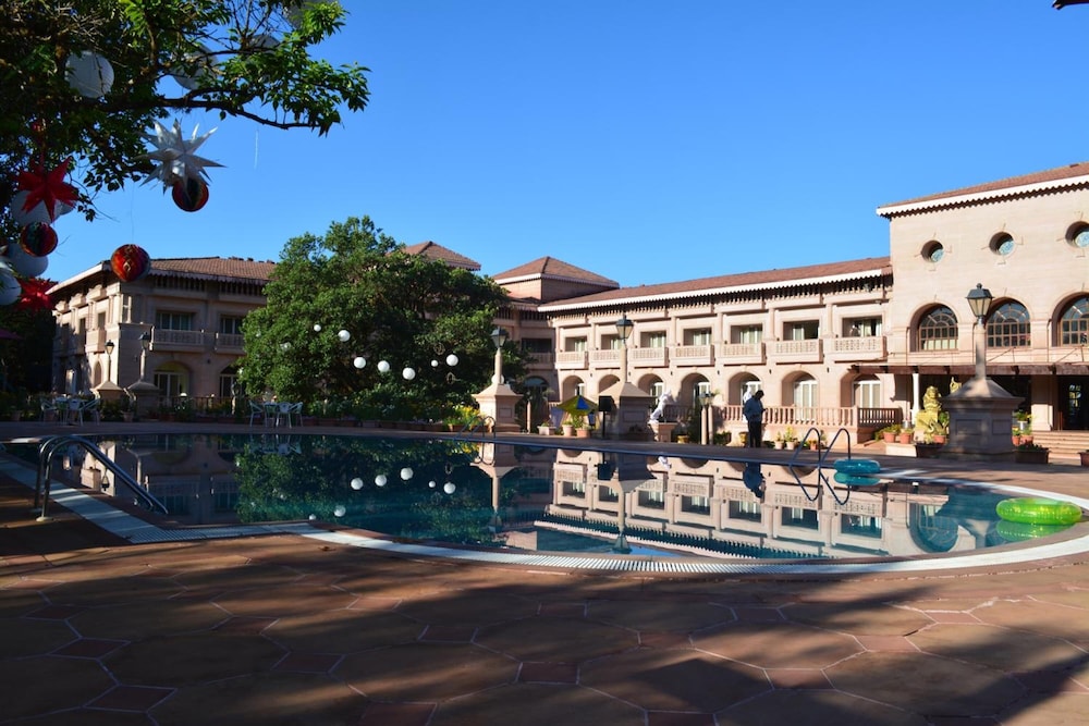 Evershine Resort & Spa 66/69