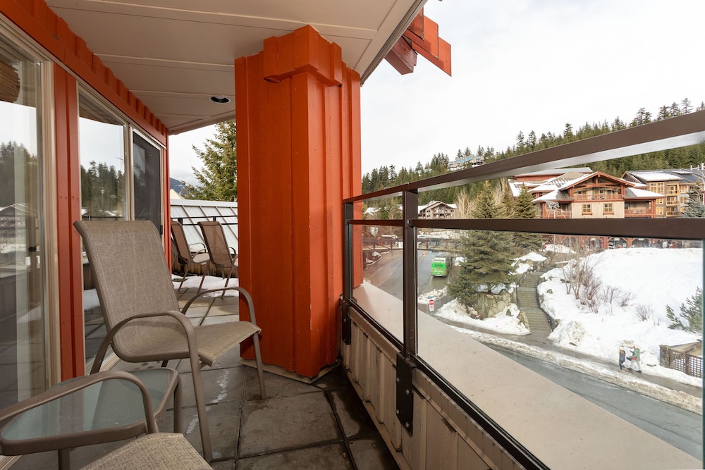 Lake Placid Lodge by Whiski Jack 27/48