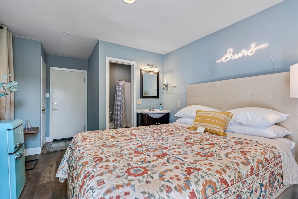 Cinnamon Bear Creekside Inn 18/59