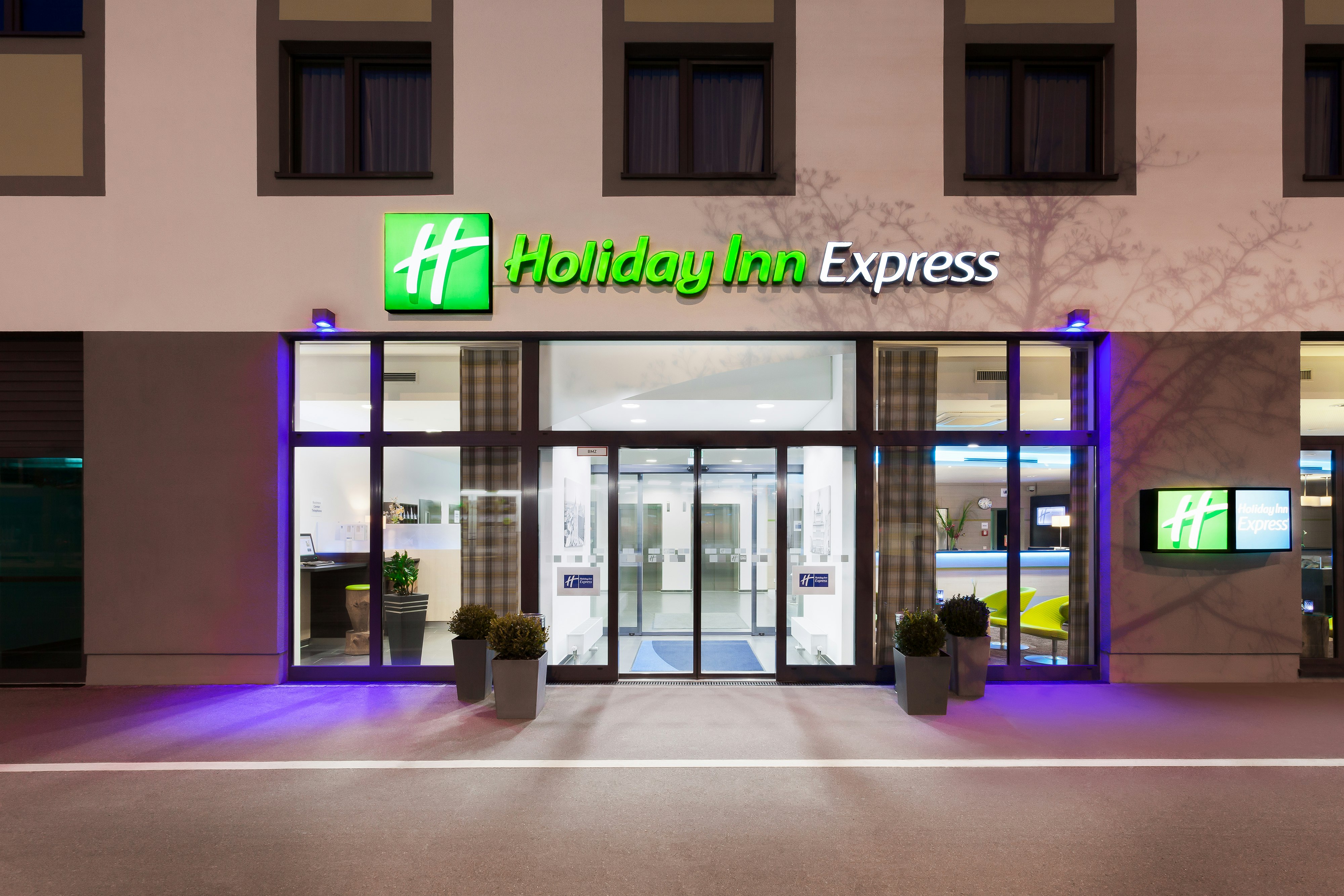 HOLIDAY INN EXPRESS AUGSBURG