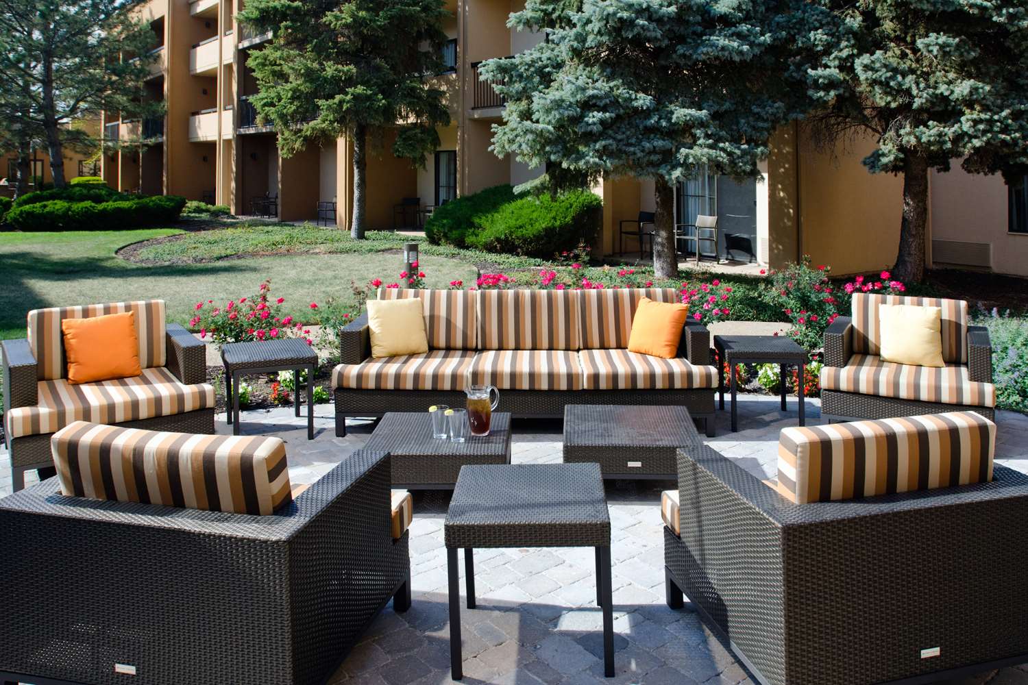 Sonesta Select Kansas City Airport Tiffany Springs 35/48