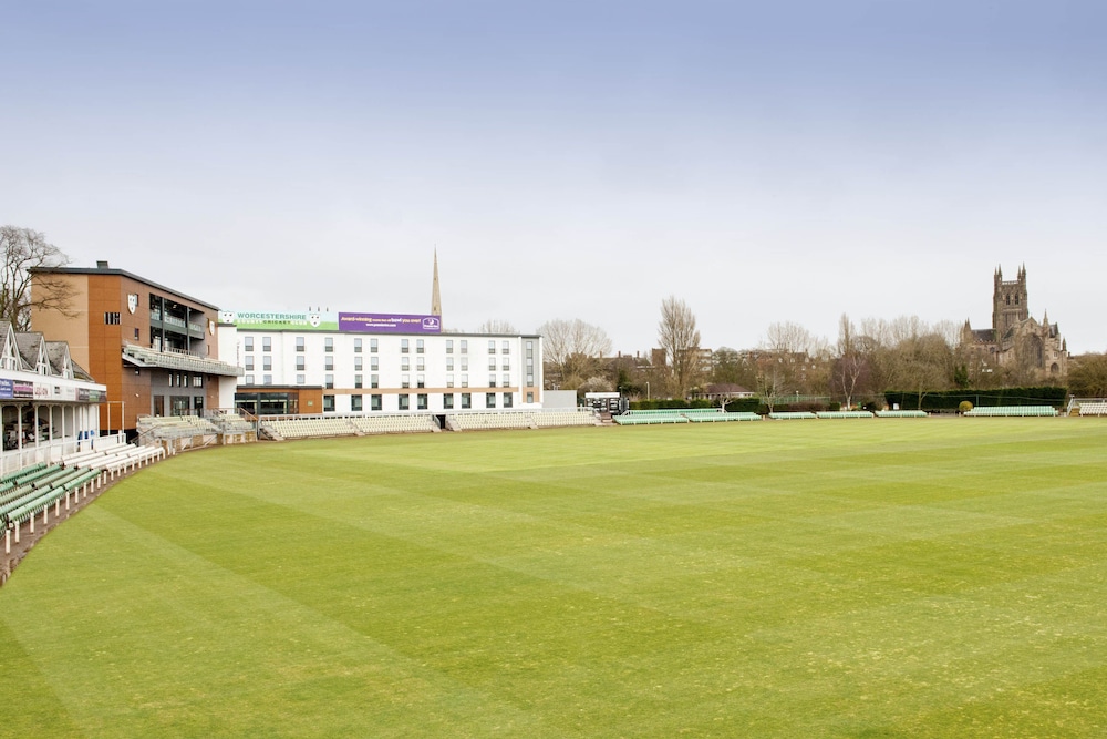 Premier Inn Worcester City Centre 53/58