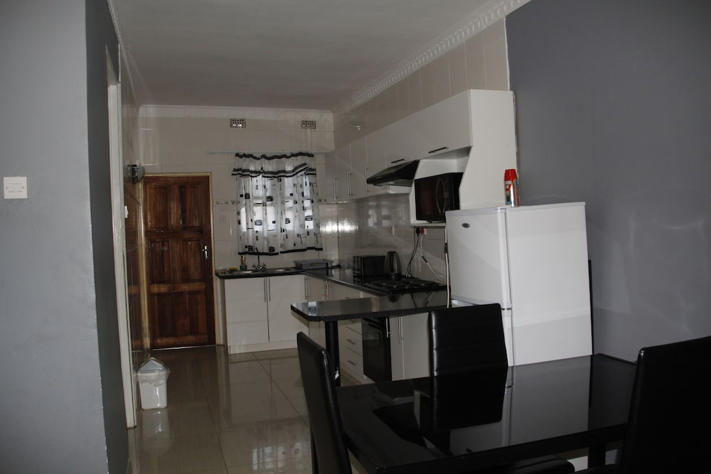 Asante Apartments 8/42