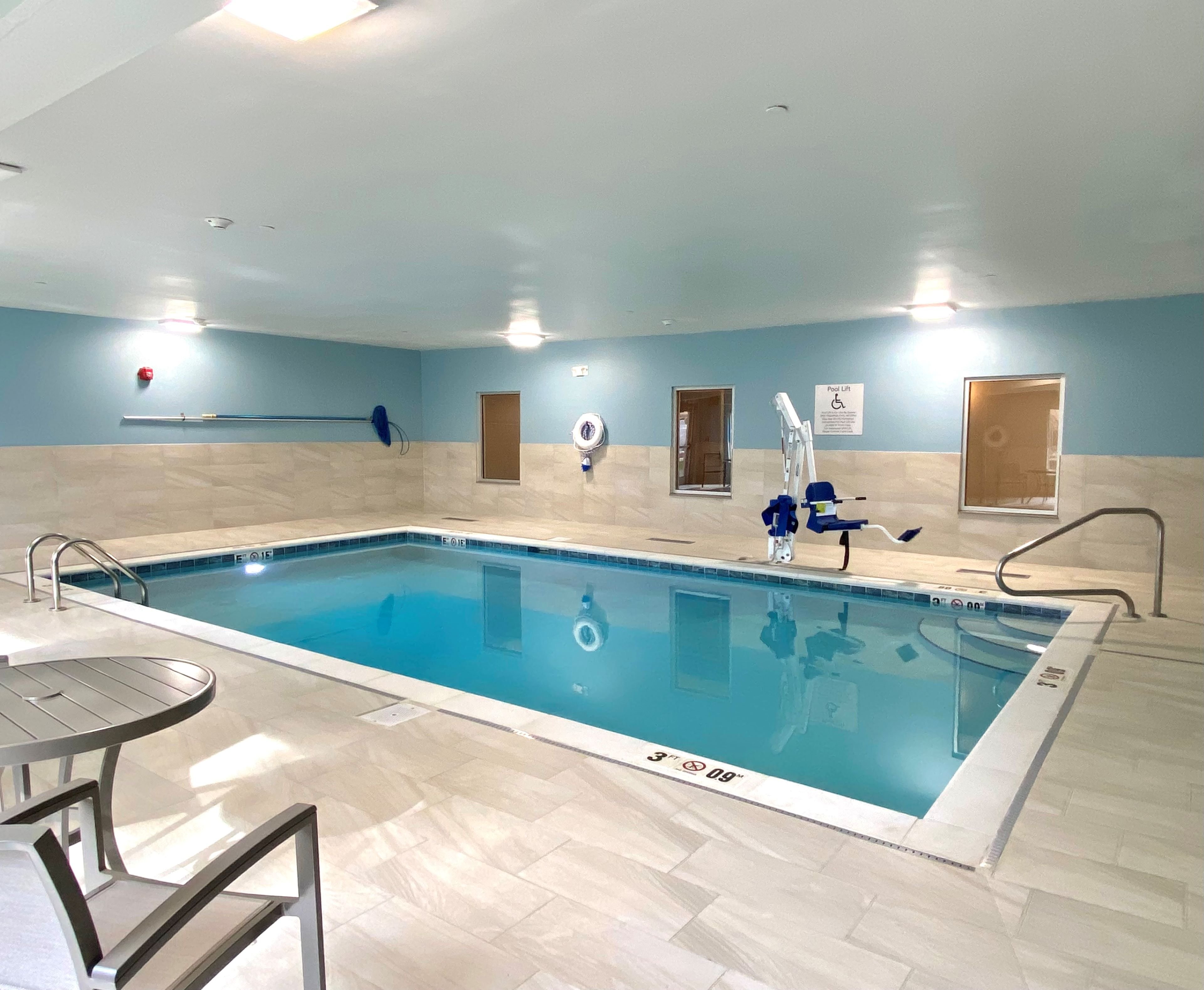 Holiday Inn Express and Suites Elyria 6/17