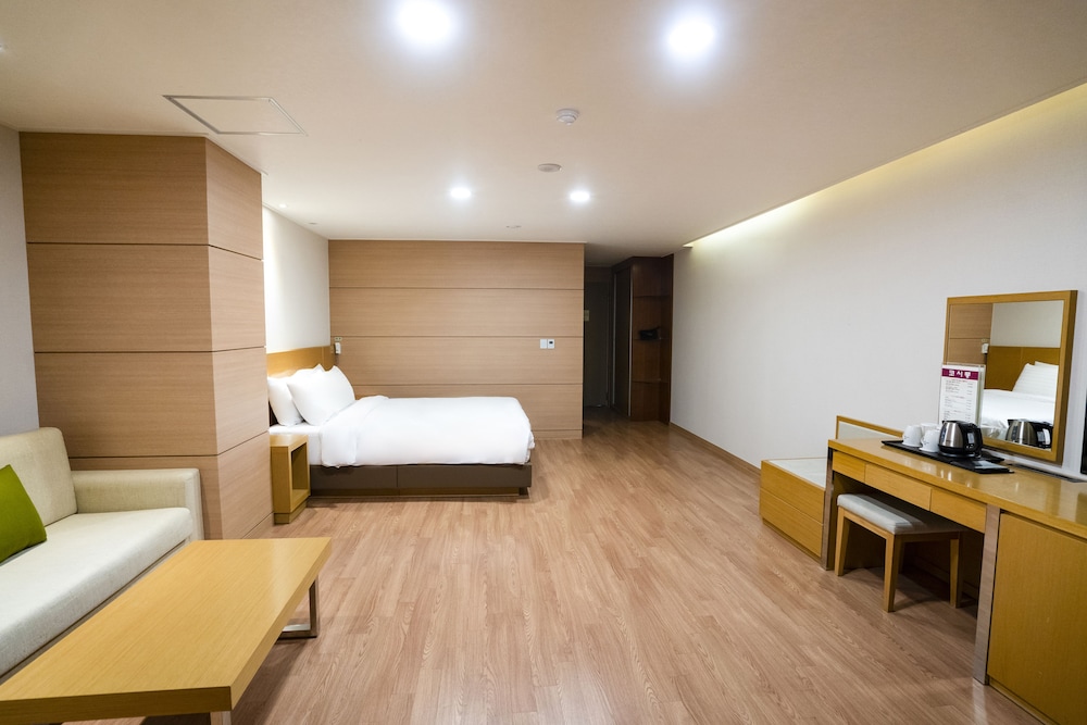 UNI HOTEL JEJU 21/69