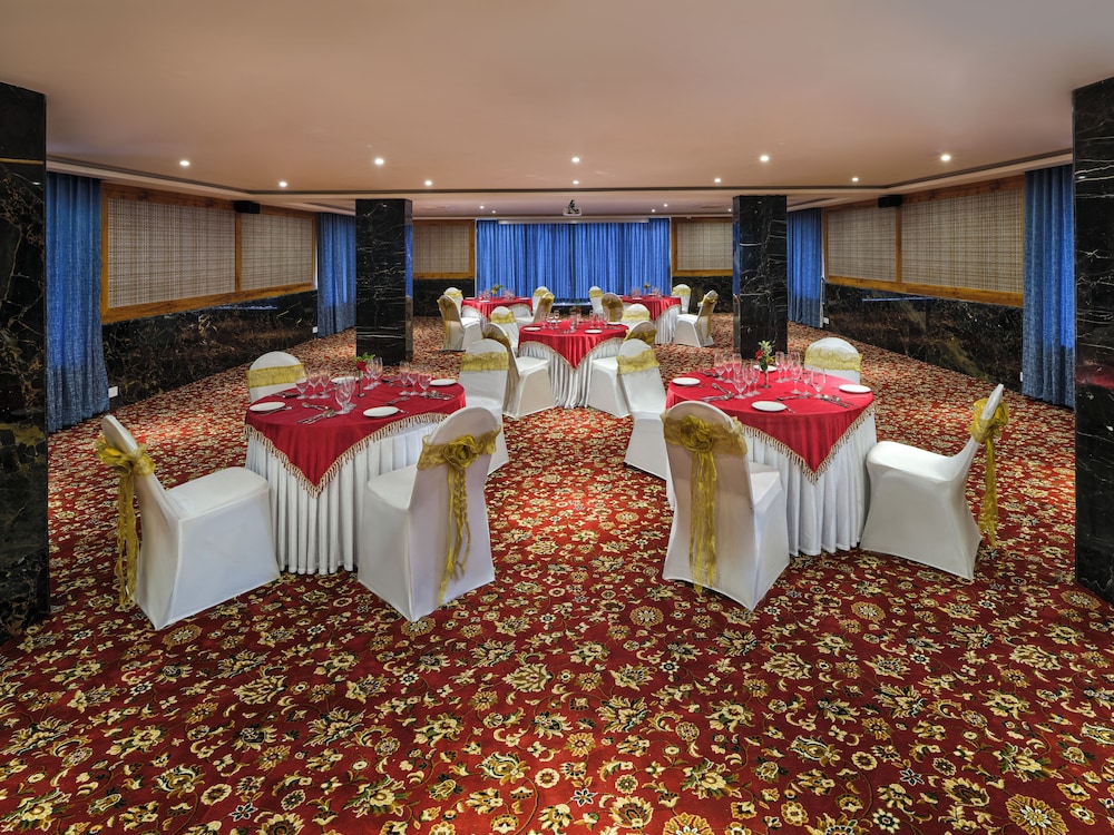 Essentia Premier Hotel Chennai 30/32