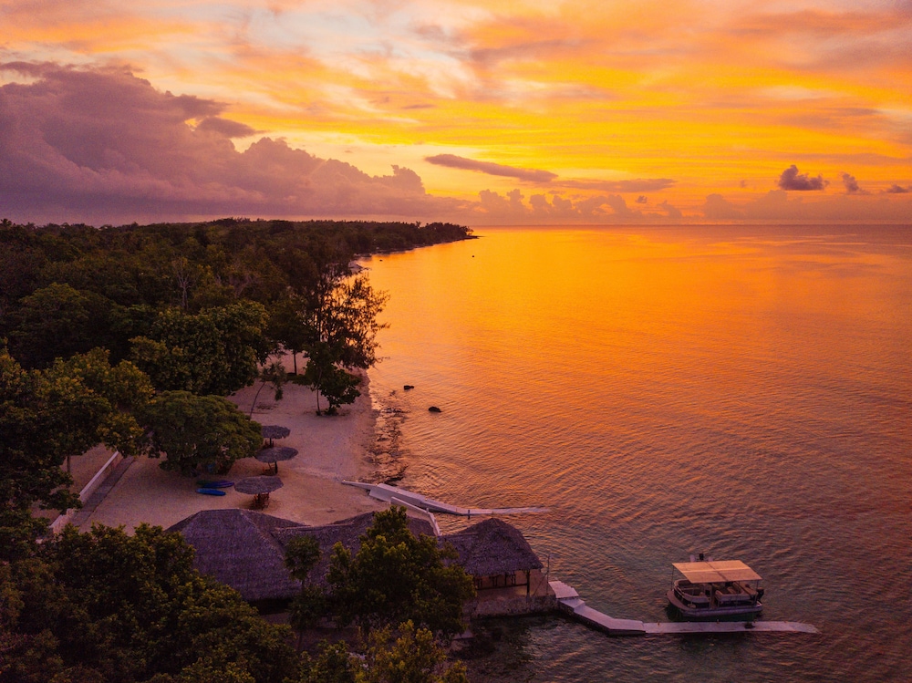 Coco Beach Resort 53/66