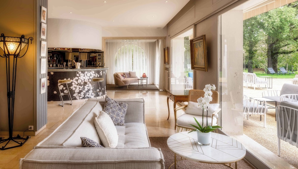 Relais and Chateaux Hotel La Reserve 20/37