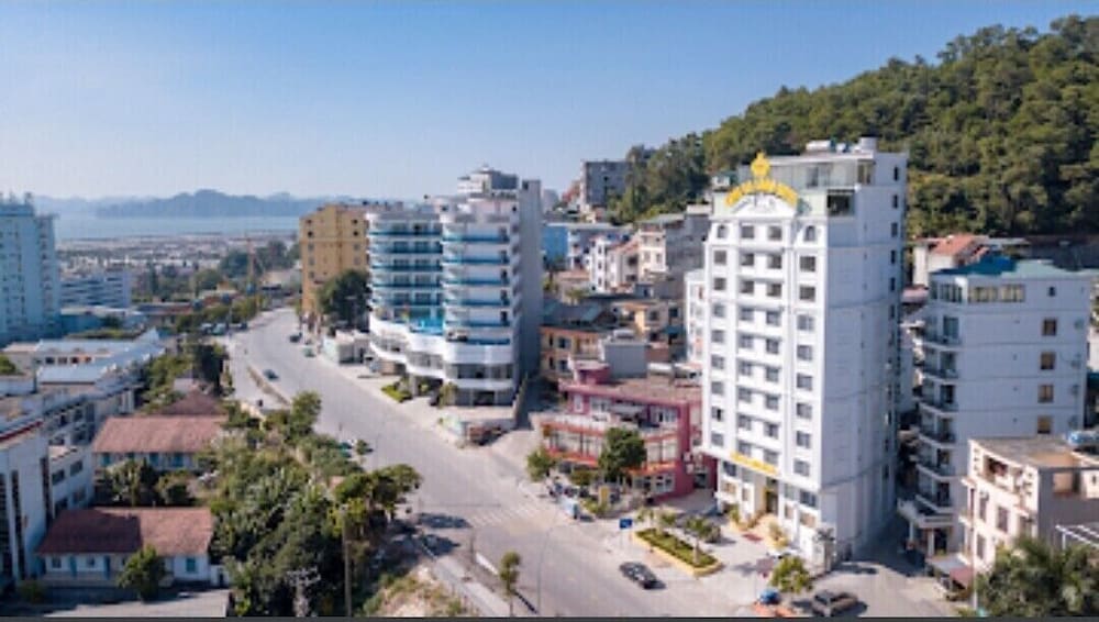Linh Dan Hotel 4/32
