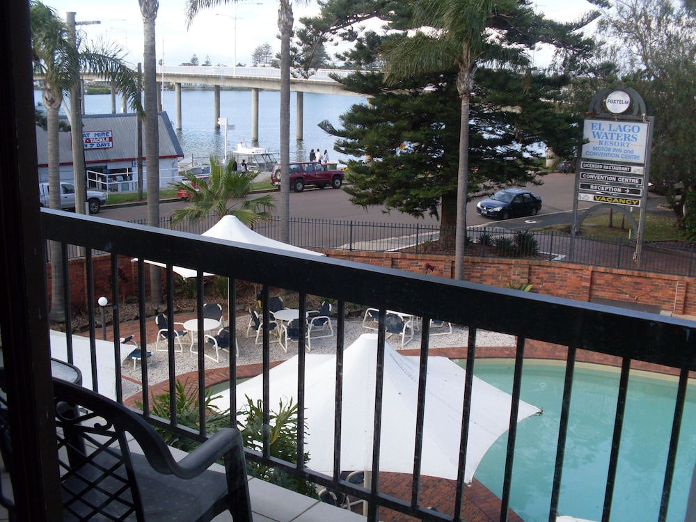 El Lago Waters Motel 32/58