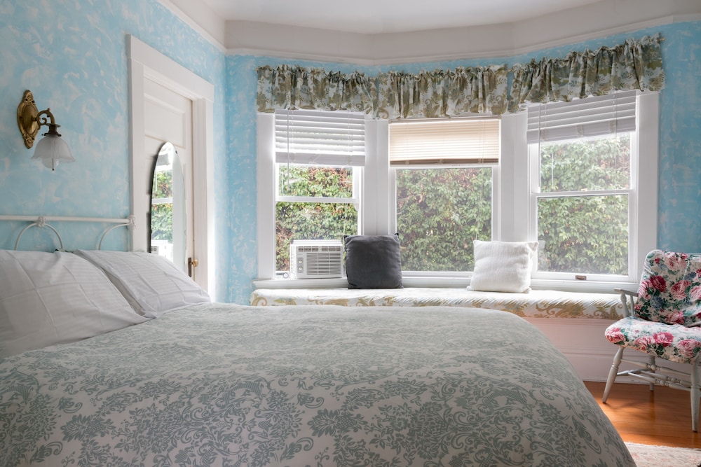 Secret Garden Inn 30/73