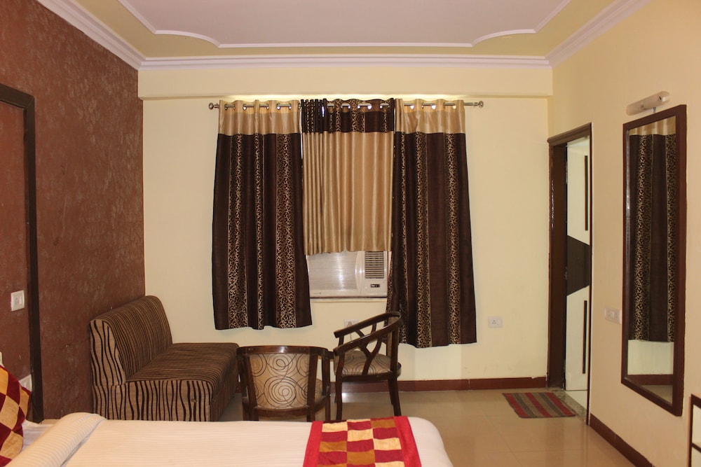 HOTEL MUSKAN PALACE 33/46
