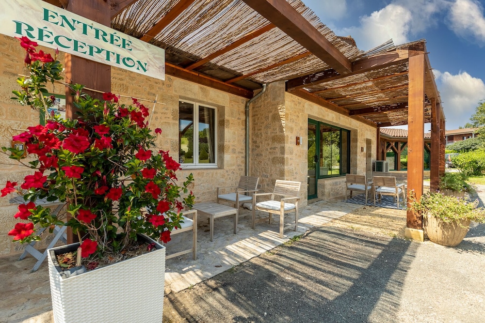 HOTEL L OUSTAL 4/50