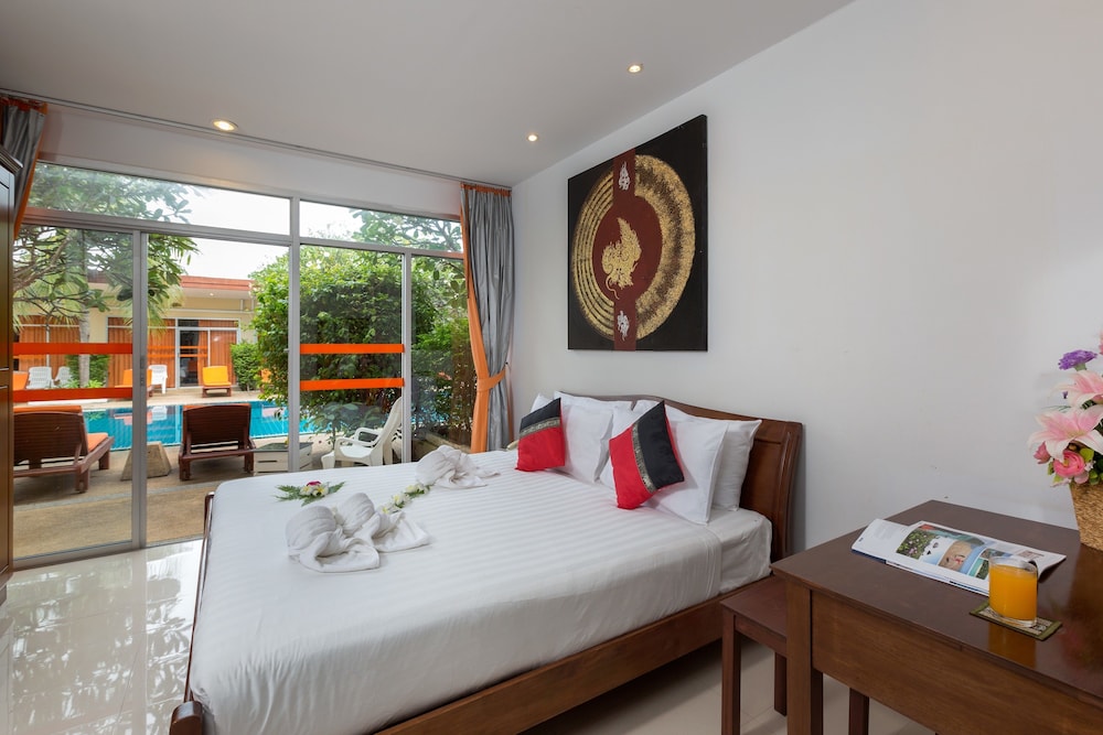 Phuket Sea Resort 16/50