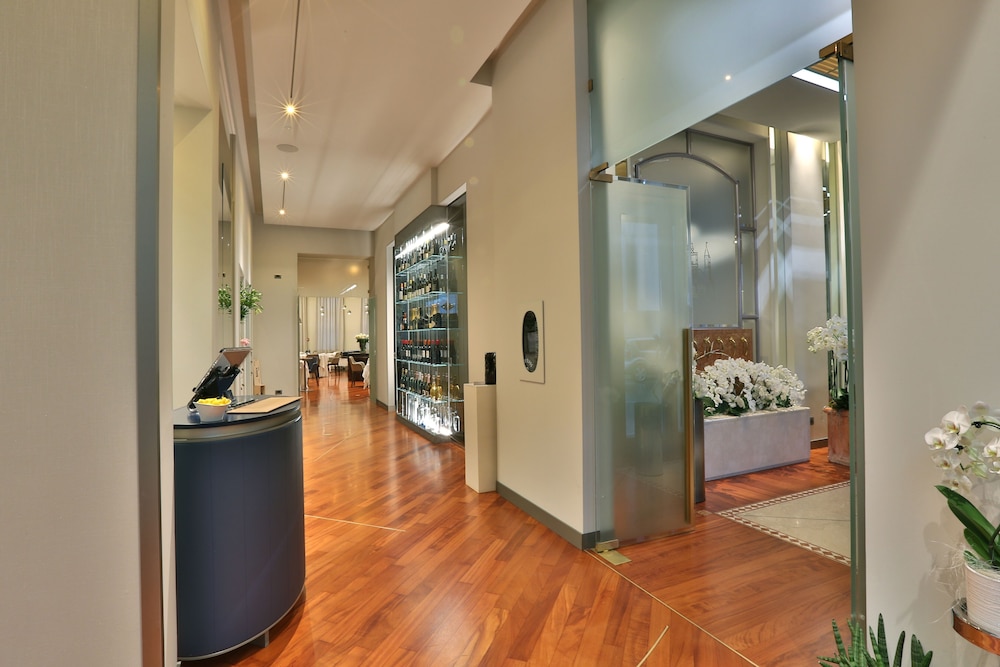 Palace Moderno 34/70