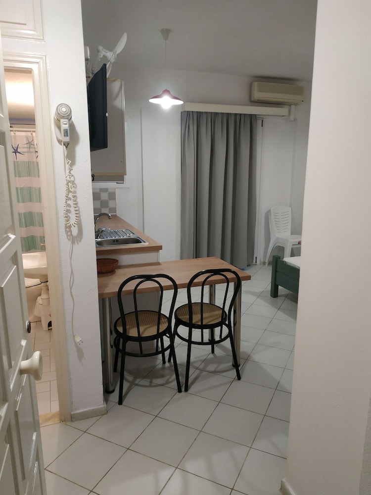 Renia Hotel 53/60