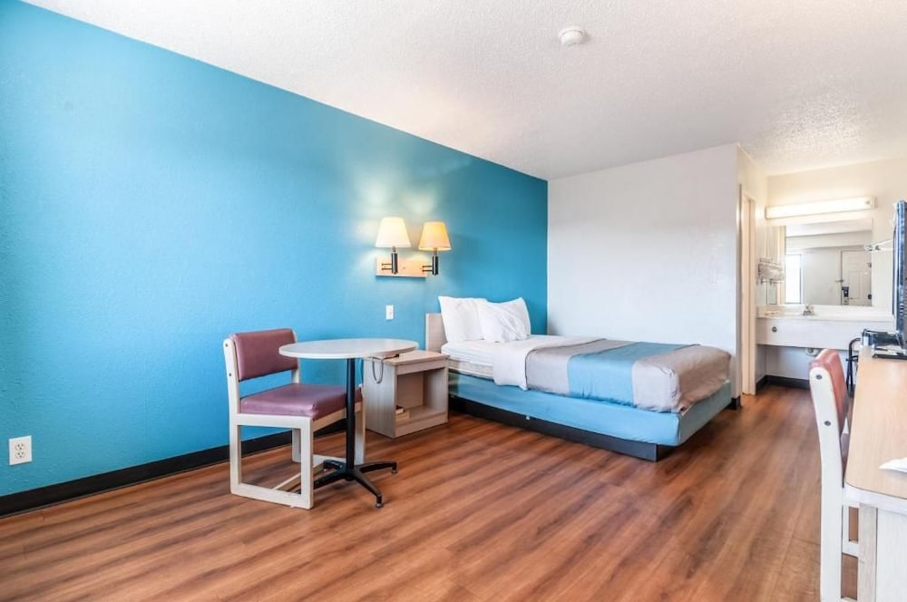 Motel6 Farmington Hills, MI - Northwest - Farmington Hills 26/56