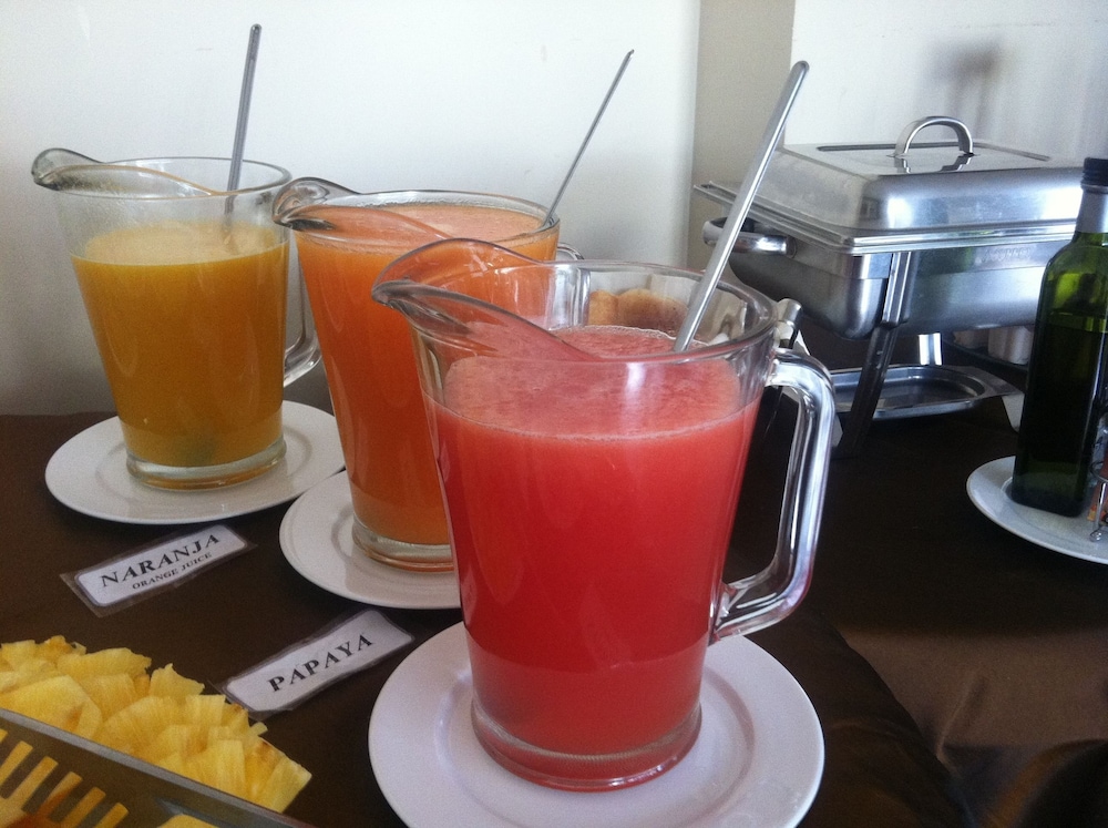 El Prado Hotel 32/36