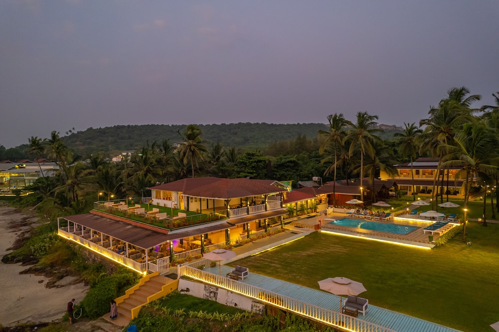 LA CABANA BEACH and SPA 57/65