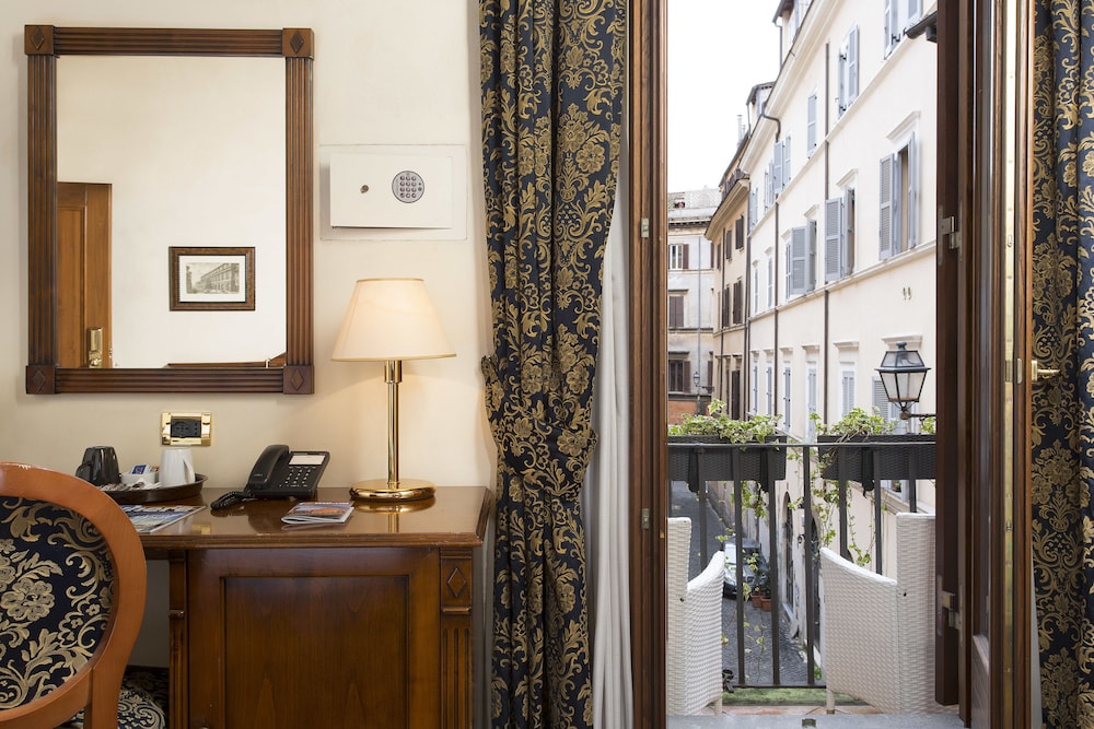 Hotel Teatro Pace 48/50