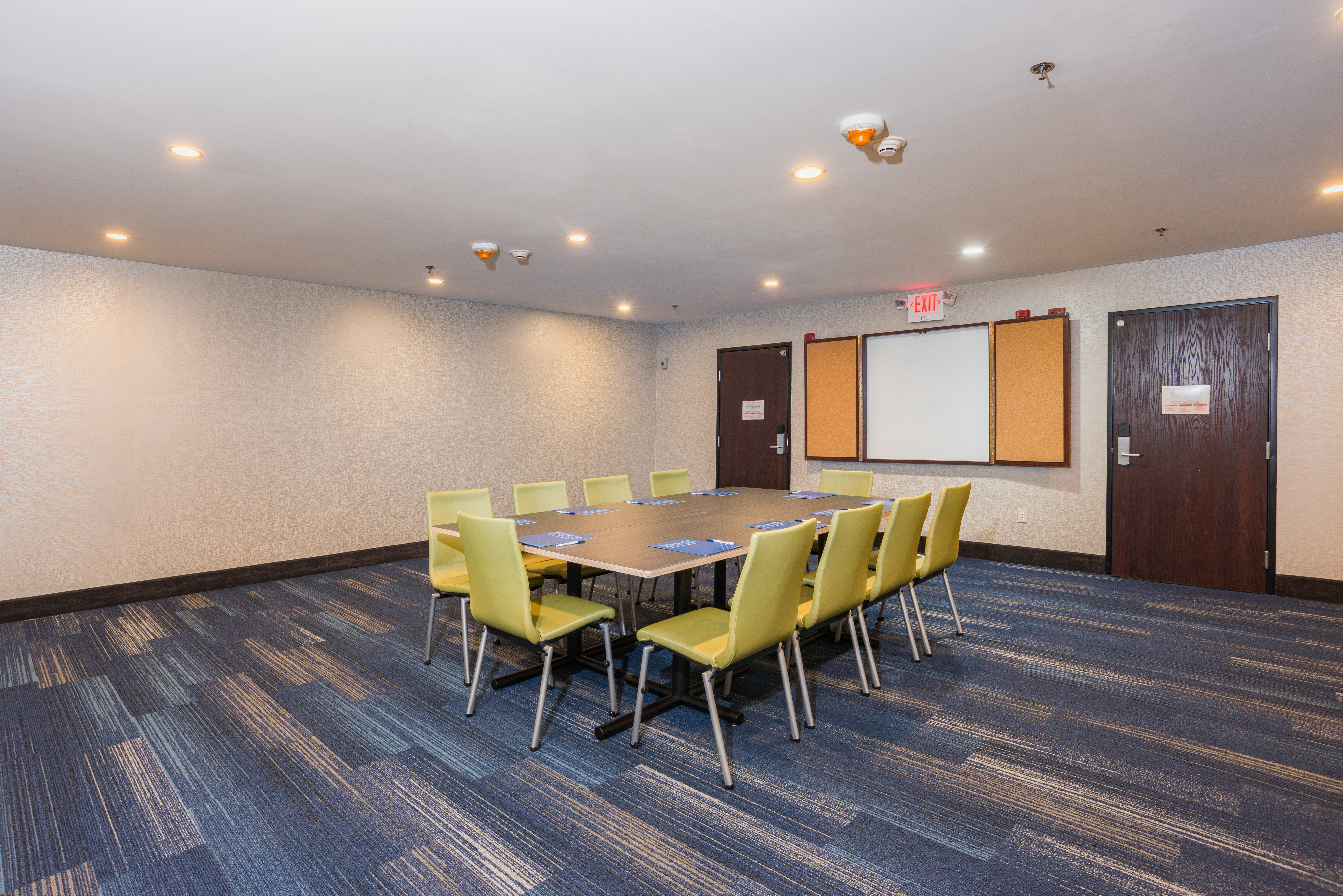 Holiday Inn Express Hotel And Suites Swansea 45/50