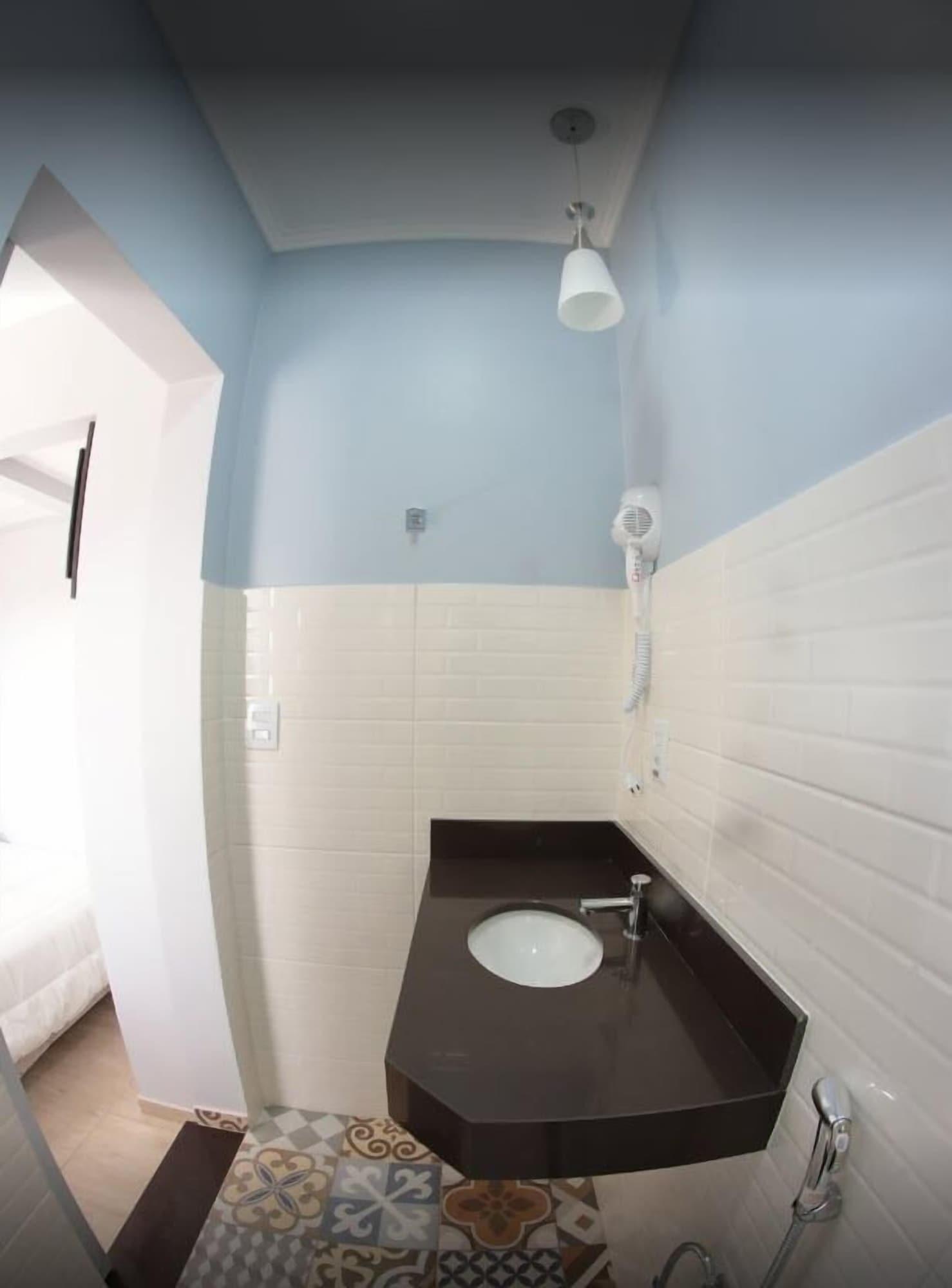 Santo Antonio Hotel 33/36