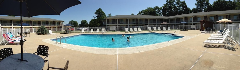 Crystal Inn Eatontown 1/41