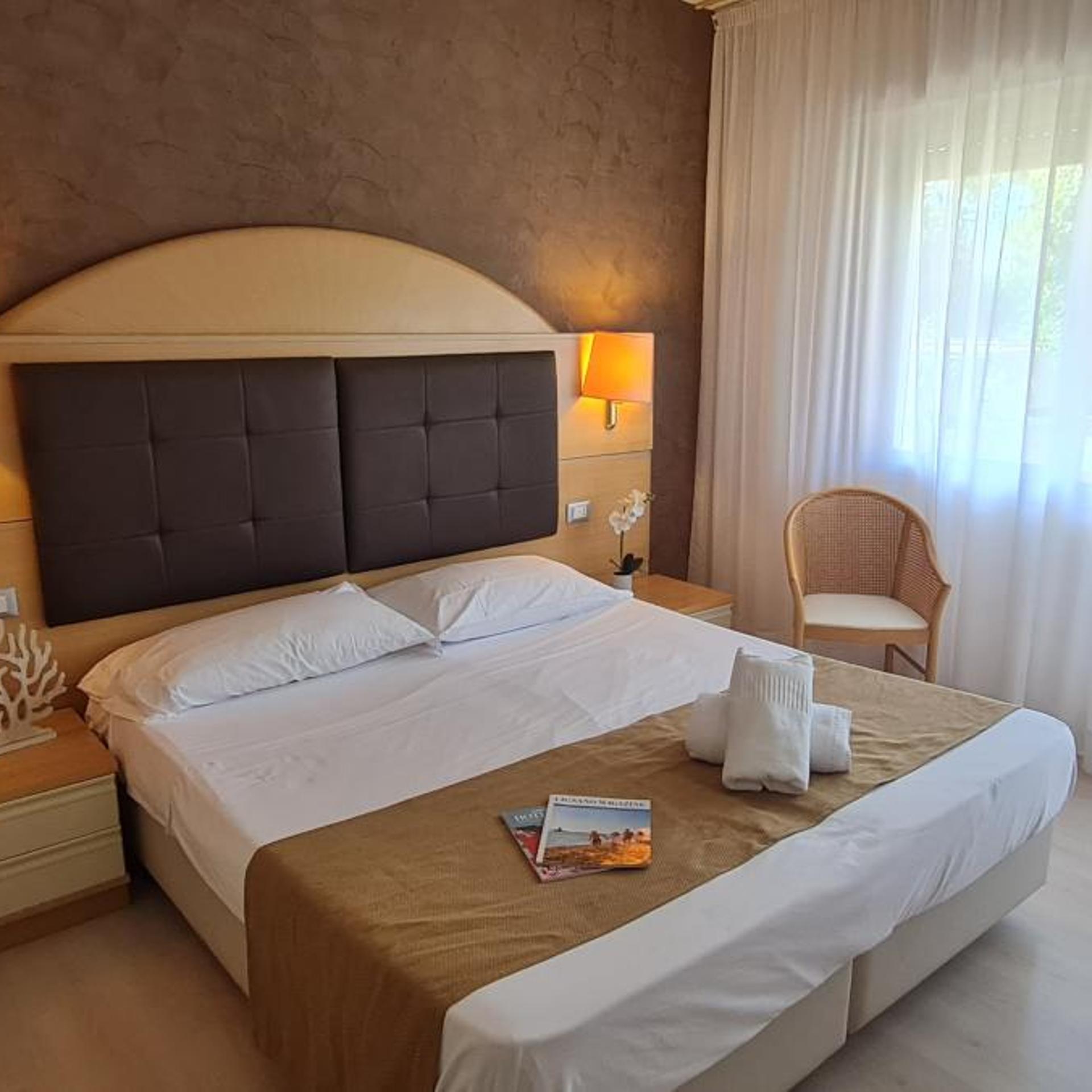 Hotel Eros 18/50