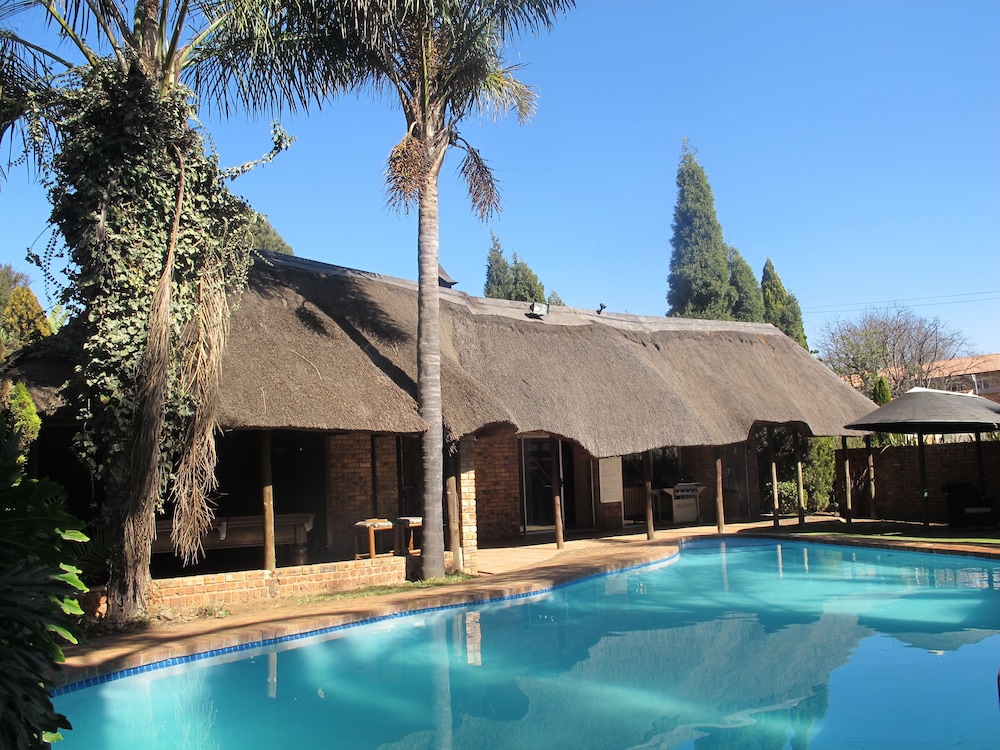 Aero Guest Lodge 65/68